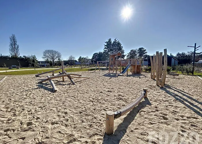 Chalé De Standing 6 Pers - Piscine Chauffee - Proche - Wifi - Parking - Terrasse Privee - Fr-1-361-476 Jullouville-les-Pins